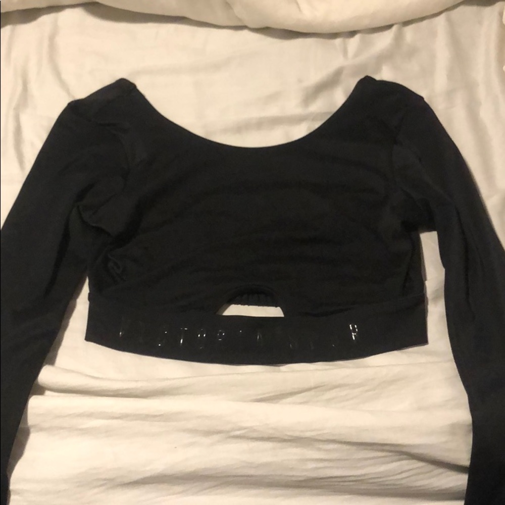 cropped VS long sleeve sports shirt